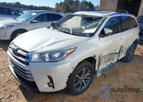 2017 Toyota Highlander Xle z USA, uszkodzony, nr VIN 5TDKZRFH4HS512546